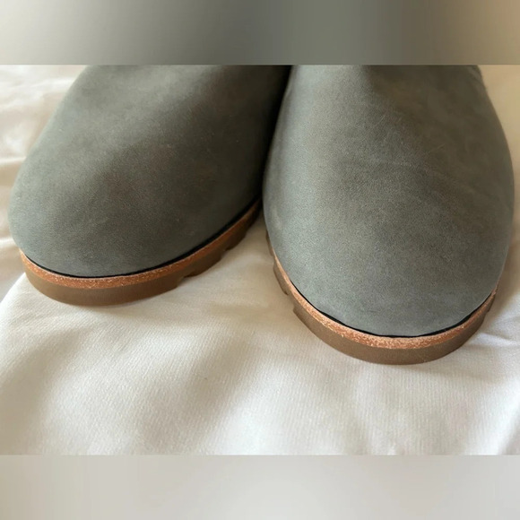 L.L. Bean Lakewashed Slip On Shoes gray 7.5 flats - Picture 2 of 7